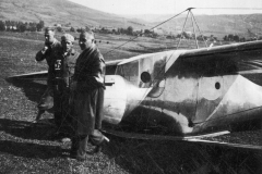 Fot. Narodowe Archiwum Cyfrowe / zawodnicy na zawodach szybowcowych w Ustjanowej w 1936 r.