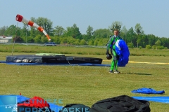 100 skoków ze spadochronem na 100. lecie niepodległości Polski