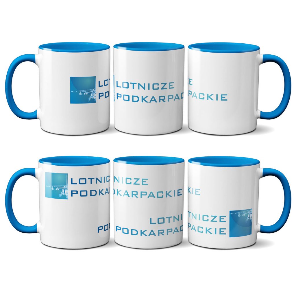 NIEBIESKIE KUBKI NA BIAŁYM TLE